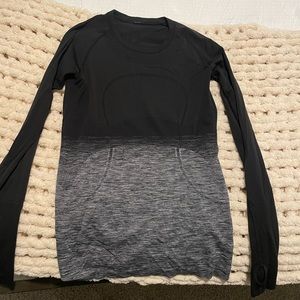 Lululemon long sleeve athletic shirt